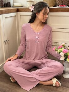Snug Reverie طقم بيجامة نسائي كاجوال من الصوف المحبوك مزين بالدانتيل وفيونكة للاسترخاء - وردي - مشاهدة 7