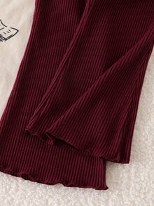 SHEIN 女童 2 件組 秋冬甜美愛心印花羅紋小立領不對稱下擺上衣＋喇叭褲休閒套裝，秋季母女搭配嬰兒套裝 - 紅色 - 查看 10