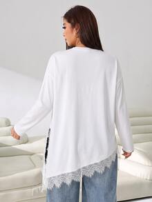 Solflare Kaos Lengan Panjang Kasual Sehari-hari Wanita Ukuran Besar dengan Motif Renda dan Patchwork - Putih - View 2