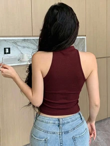 DAZY 女款素色無袖小立領修身背心內搭衫 - 酒紅色 - 查看 2