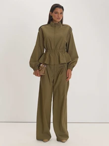 MUSEYN Jaket Khaki Ringan dengan Kerah Tinggi dan Epaulette Ukuran Besar, Serbaguna, Kasual untuk Sehari-hari di Musim Gugur - Olive Green - View 2