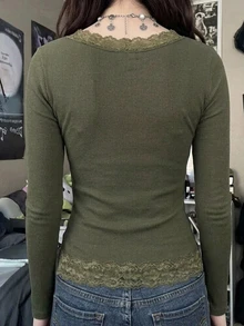 Strévra Women's Butterfly Print Contrast Lace V-Neck Button Placket Long Sleeve T-Shirt Graphic Tees - Green - View 2