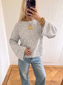 SHEIN EZwear 海外長袖水洗白灰豹紋上衣，適合日常通勤、聚會、秋冬春夏、聖誕節、新年、感恩節、派對、婚禮、海灘、畢業典禮、優雅、外出、約會、通勤、情人節、優雅、度假、Y2K、畢業典禮等場合 - 彩色 - 查看 5