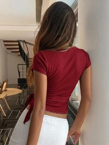 DAZY 春夏女款收腰顯身材對比色蕾絲拼接修身緊身T恤，度假風街頭休閒 - 酒紅色 - 查看 3