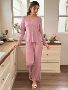 Snug Reverie طقم بيجامة نسائي كاجوال من الصوف المحبوك مزين بالدانتيل وفيونكة للاسترخاء - وردي - مشاهدة 5
