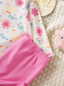 SHEIN 新生女嬰花卉印花長袖T恤與長褲套裝 - 粉色 - 查看 9
