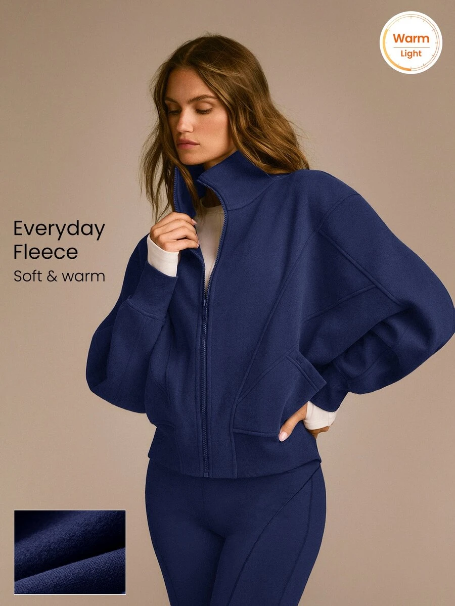 GLOWMODE Everyday Fleece Warmth Whisperer 柔軟保暖輕量夾克，前後接縫設計、口袋、蝙蝠袖、高領、全開襟拉鍊，休閒款 - Dark Blue - 查看 1