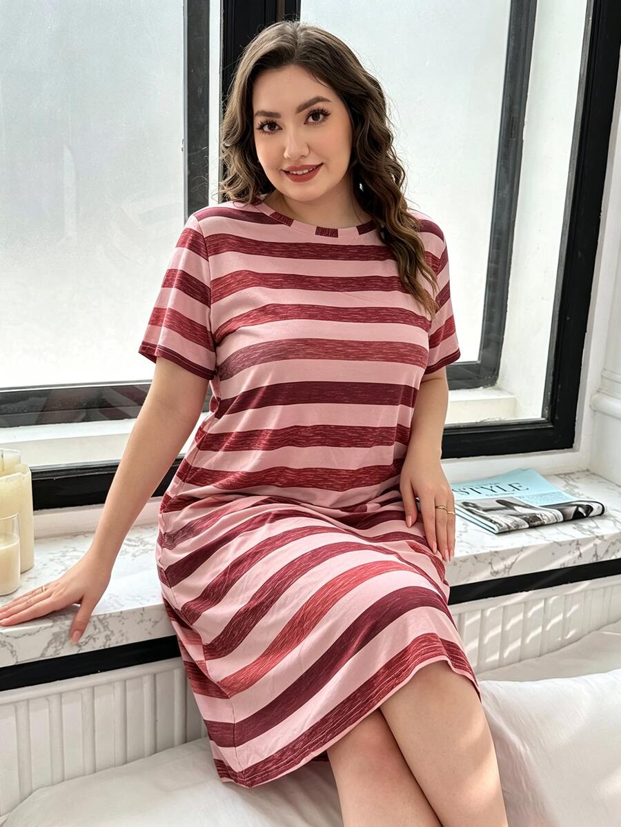 SHEIN 女款大尺碼圓領短袖彩色條紋套頭T恤洋裝 - 彩色 - 查看 1