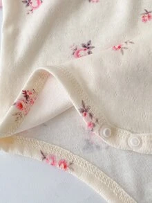 SHEIN Vintaside Kids 女嬰連身衣 2 件組 長袖花卉印花褲 日常穿著 卡其色與炭灰色 秋冬款 - 彩色 - 查看 15
