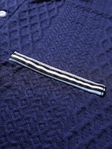 男士針織提花海軍藍菱格紋亨利領 Polo 衫，條紋對比飾邊口袋短袖商務休閒上衣 - 藏蓝色 - 查看 5