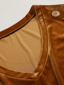 Weeklong Plus Size Women's Autumn/Winter Caramel Gold Velvet Long Sleeve Top, V-Neck Side Metal Button Loose Drape T-Shirt, Minimalist Luxury Style, Suitable For Commuting, Daily Wear, Party Layering - Brown - View 6