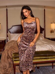 Slumberist Mature Sexy Leopard Print Velvet Fitted Spaghetti Strap Women's Nightgown - Brown - View 5