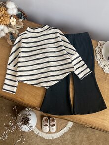 SHEIN 2件組幼女羅紋上衣＋喇叭褲，甜美黑白蝴蝶結羅紋長袖圓領休閒套裝，生日派對秋季連身衣毛衣，時尚風 - 黑與白 - 查看 2