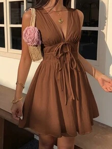 SHEIN EZwear 女款深V領收腰梭織無袖迷你洋裝 - 棕色 - 查看 4