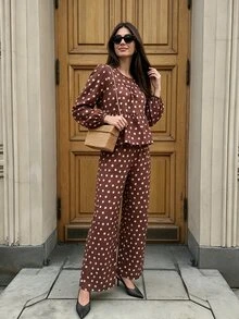 SHEIN PariChic طقم نسائي من قطعتين قميص بأكمام طويلة وبنطال بطبعة نقاط فرنسية - بني - مشاهدة 5
