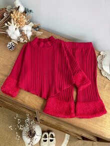 SHEIN Playful Pals 2件組幼女上衣+喇叭褲，甜美優雅紅色毛絨抓絨袖口，羅紋長袖半高領，加厚冬季節日秋季純色 - 紅色 - 查看 1
