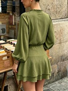 SHEIN PariChic 奢華米色荷葉邊繫帶領迷你洋裝，泡泡袖鬆緊腰雙層百褶裙洋裝 - 綠色 - 查看 2