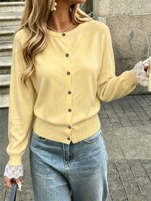 Cévolie Cardigan Rajut Tipis Kancing Tunggal dengan Manset Renda Kontras untuk Wanita - Kuning - View 6