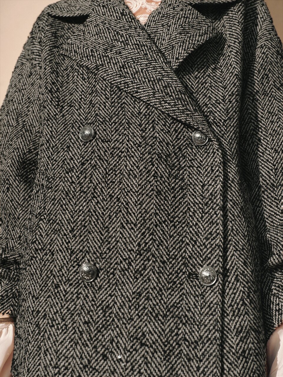 MOTF WOMEN'S AUTUMN/WINTER HERRINGBONE JACQUARD COCOON COAT WITH LAPEL, GOLD BUTTONS AND SINGLE-BREASTED DESIGN
