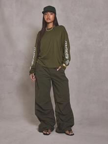 MUSERA 寬鬆大版圖案袖長袖上衣 T-shirt，酷女孩街頭風日常穿搭，Varsity 1997 Holiday Vacation 圖案 T-shirt，春夏款 - 軍綠色 - 查看 5