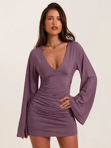 SHEIN BAE 秋冬款灰紫色深V領喇叭袖抓褶緊身迷你短洋裝，適合感恩節、亡靈節、早午餐派對 - 紫色 - 查看 4