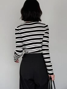 FRIFUL 女款黑白條紋V領長袖修身休閒法式針織衫，適合辦公室秋季穿搭 - 黑與白 - 查看 4