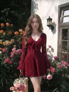 SHEIN MOD 女款前結喇叭袖上衣與提花肩帶洋裝優雅兩件套 - 酒紅色 - 查看 11