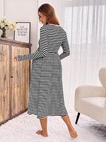 Slowluna 女款條紋拼接百褶哺乳休閒日常洋裝內衣套裝內褲睡衣睡裙家居服睡袍長袖 - 黑與白 - 查看 2