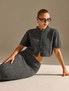 CLARA VERO طقم كارديجان قصير فروي وتنورة ماكسي، بقصة ضيقة، مناسب للعشاء أو المعرض، بياقة دائرية، تنورة بفتحة خلفية - رمادي غامق - مشاهدة 9