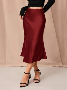 SHEIN EZwear 酒紅色高腰純色緞面質感大尺碼裙，適合派對與約會穿著 - 酒紅色 - 查看 1