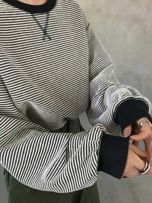 FRIFUL 女款圓領條紋長袖休閒T恤 - 黑與白 - 查看 2