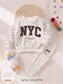 杏色時尚豹紋運動風拼色 NYC 字母圖案女童休閒套裝，柔軟舒適寬鬆圓領套頭衛衣＋緊身褲 2 件組，適合秋冬日常、街頭、開學季，美式高街甜酷慵懶休閒風 - 彩色 - 查看 3