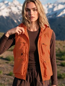 WanderVale Women's Solid Color Large Pocket Zipper Front Sleeveless Outdoor Sports Vest - Orange - View 1