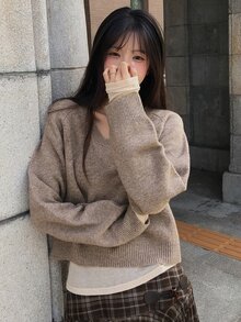 DAZY Solid Color Loose Short V-Neck Long Sleeve Casual Vacation Korean Style Autumn/Winter Daily Versatile Knit Sweater For Women - Khaki - View 3