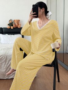 SHEIN Dream Adore 女款 V 領蕾絲拼接條紋長袖大尺碼睡衣套裝 - 彩色 - 查看 6