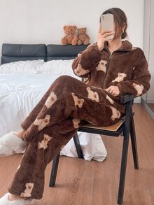 Napfluff طقم بيجامة نسائي من القطيفة بطبعة دب لطيفة - بني - مشاهدة 3