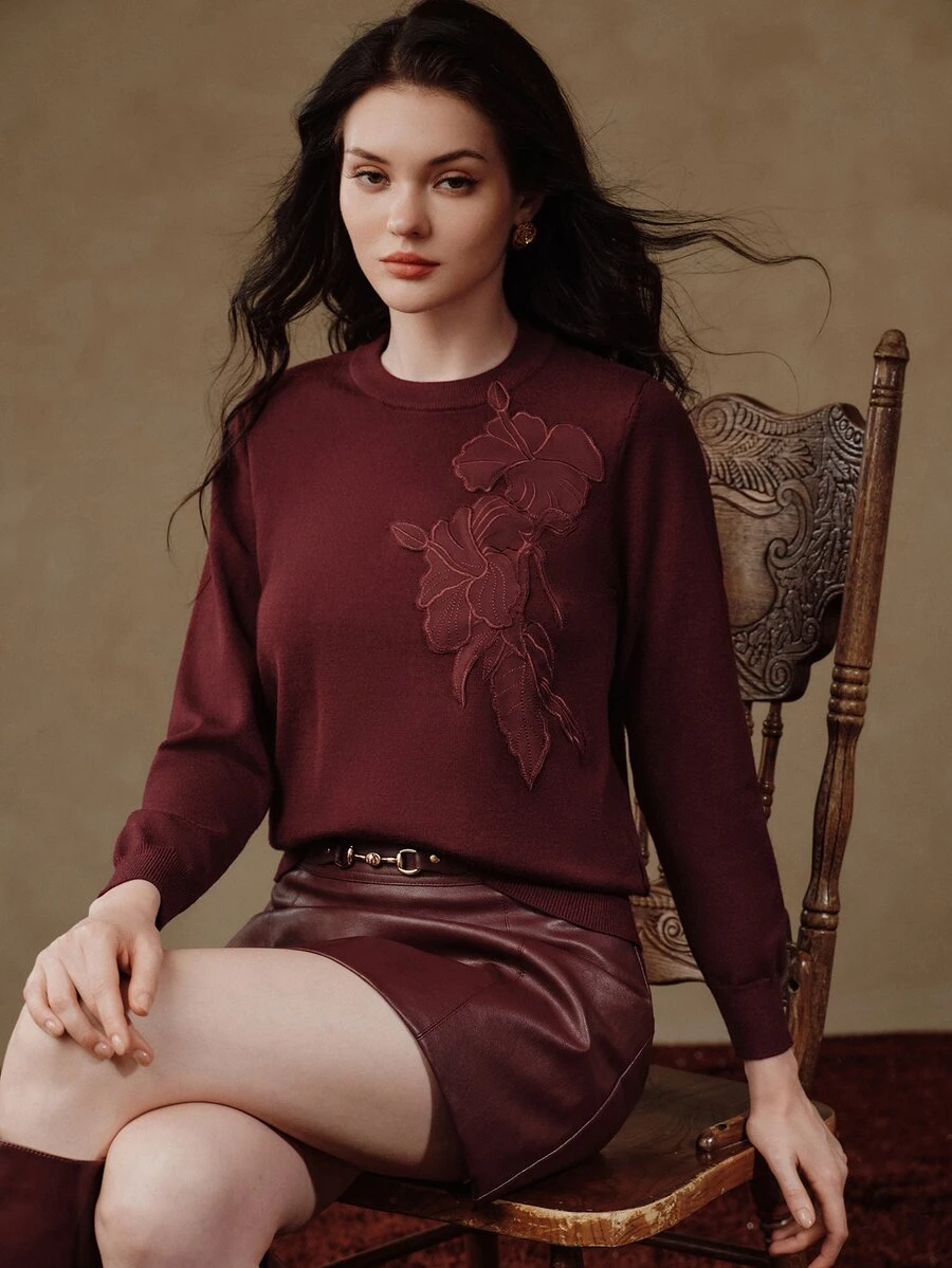Anewsta Atasan Rajut Wanita Leher Bulat Warna Burgundy dengan Aplikasi Rajut Awal Musim Gugur - Burgundy - View 1