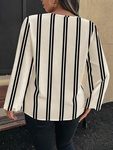 SHEIN VCAY Áo sơ mi công sở size lớn họa tiết sọc phối màu cổ chữ V xẻ notch - Nhiều màu - Xem 2