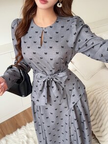 Feyla New French Design Cutout Neckline Waist-Cinching Slimming Elegant Bow Print Dress - Grey - View 2