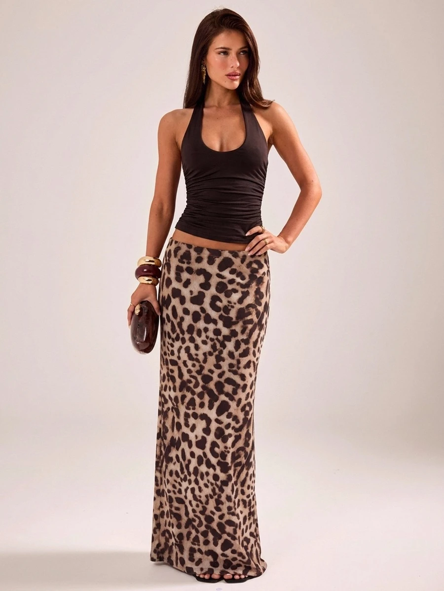 SHEIN BAE Setelan 2 Potong Atasan Tank Top Leher Halter Cokelat Polos dan Rok Motif Leopard untuk Musim Gugur/Dingin, Pakaian Rajut Elegan dan Praktis Motif Leopard untuk Wanita - Coklat - View 1