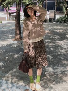 DAZY Solid Color Loose Short V-Neck Long Sleeve Casual Vacation Korean Style Autumn/Winter Daily Versatile Knit Sweater For Women - Khaki - View 2