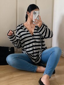 Vibekara 休閒優雅極簡學院風美式女款大碼條紋連帽長袖上衣，半開襟套頭式，寬鬆修身顯瘦，親膚柔軟面料，四季皆宜，適合戶外與室內穿著，秋冬款，黑白條紋多色 - 黑與白 - 查看 5
