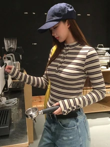 DAZY 女款夏季圓領半鈕扣性感修身簡約都市休閒內搭短袖T恤 - 黑色 - 查看 5