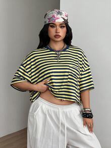 Coolane 女款大尺碼夏季秋季街頭風 Y2K 休閒通勤約會落肩寬鬆短袖圓領亮黃藍條紋 T 恤 - 藏蓝色 - 查看 3