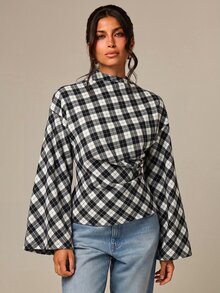 COSMINA Kemeja Wanita Motif Kotak-kotak Kasual Serbaguna untuk Pemakaian Sehari-hari - Hitam dan Putih - View 3