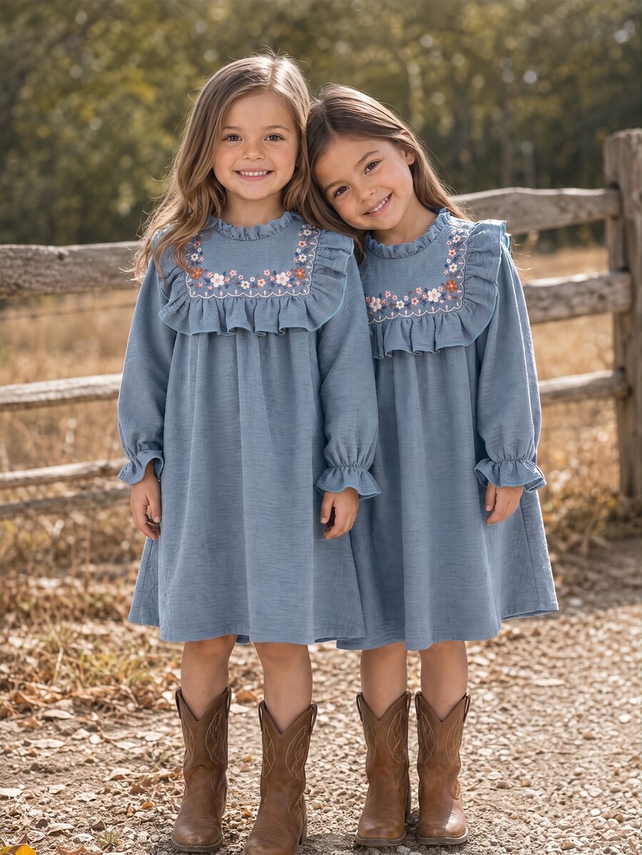 Emery Rose Kids Emery Rose Kids 女童編織純色花卉圖案荷葉邊休閒洋裝 - 霧霾藍 - 查看 1