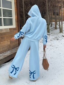 CovetEZ 女款拼色蝴蝶結印花袋鼠口袋連帽衛衣搭配同元素抽繩休閒運動褲套裝 - 藍色 - 查看 1