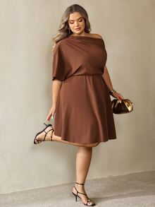 SHEIN CURVE+ فستان بني قصير الأكمام بقصة A-Line وياقة غير متماثلة ملابس عمل خريف وشتاء 2026 مقاس 22W - بني - مشاهدة 4