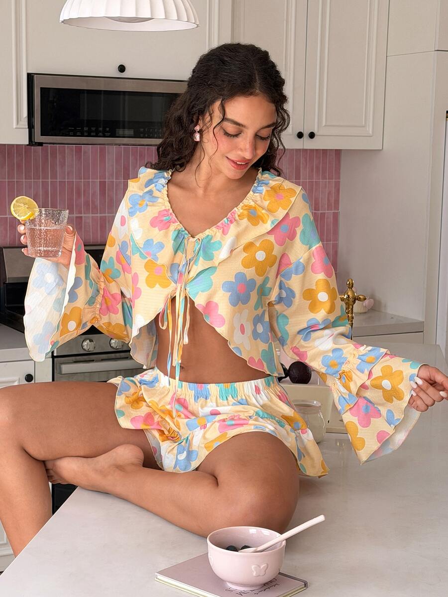 SweetSlumber طقم بيجامة نسائي حلو رومانسي لطيف بطباعة زهور بألوان متباينة مع كشكشة مبالغ فيها وربطة فيونكة - أصفر - مشاهدة 1