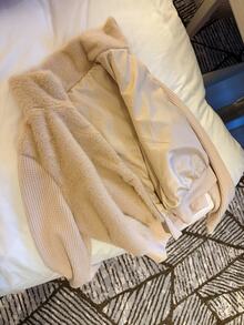 FRIFUL Women's Solid Color Long Sleeve Patchwork Fur Trim Zipper Front Jacket - White - View 3